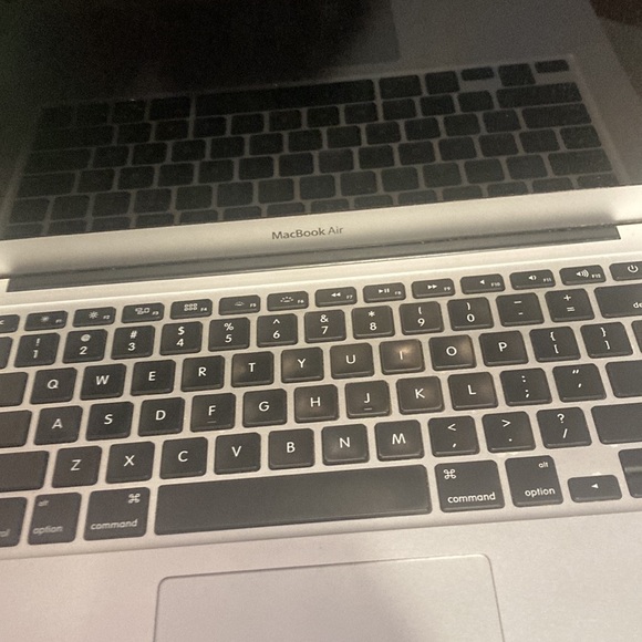 macbook air - Picture 2 of 2